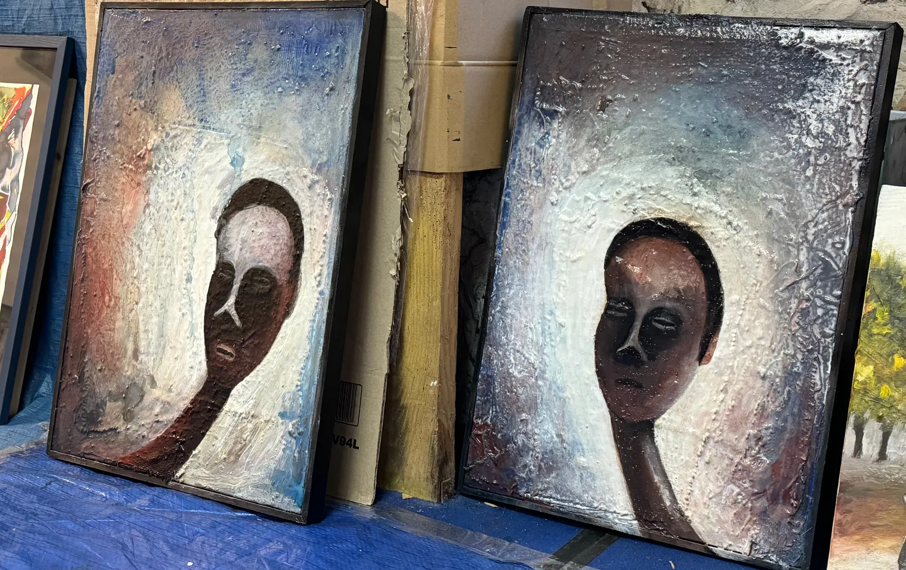 Œuvres en cours de création dans l’atelier de Braïma Injaï